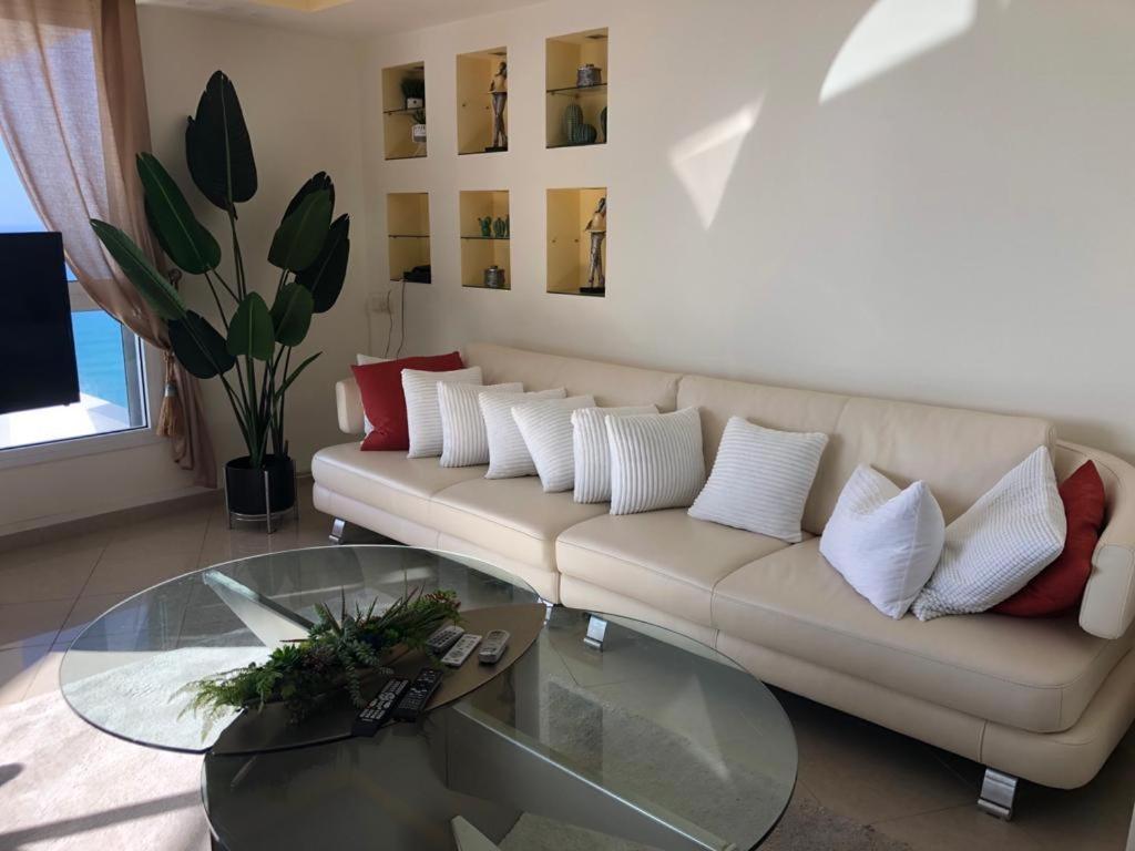 Sky Home Luxury Apartment With Sea View Bat Yam Exterior photo