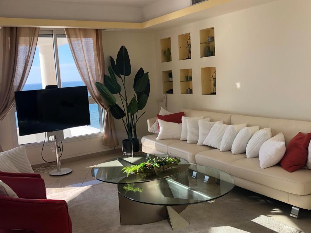 Sky Home Luxury Apartment With Sea View Bat Yam Exterior photo