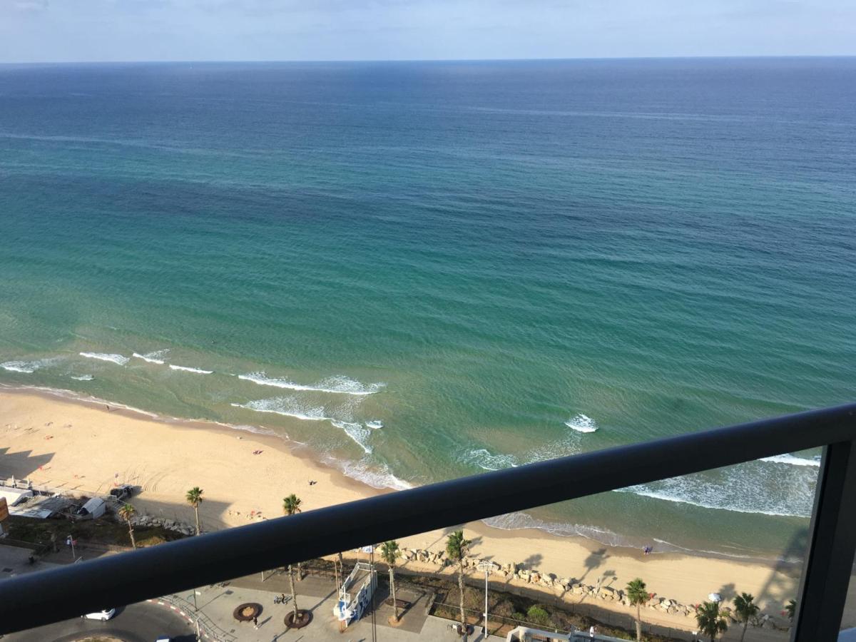 Sky Home Luxury Apartment With Sea View Bat Yam Exterior photo