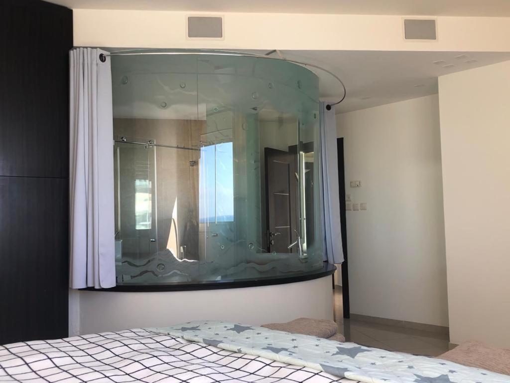 Sky Home Luxury Apartment With Sea View Bat Yam Exterior photo