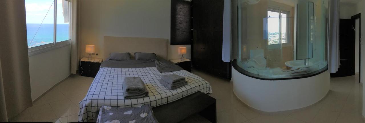 Sky Home Luxury Apartment With Sea View Bat Yam Exterior photo