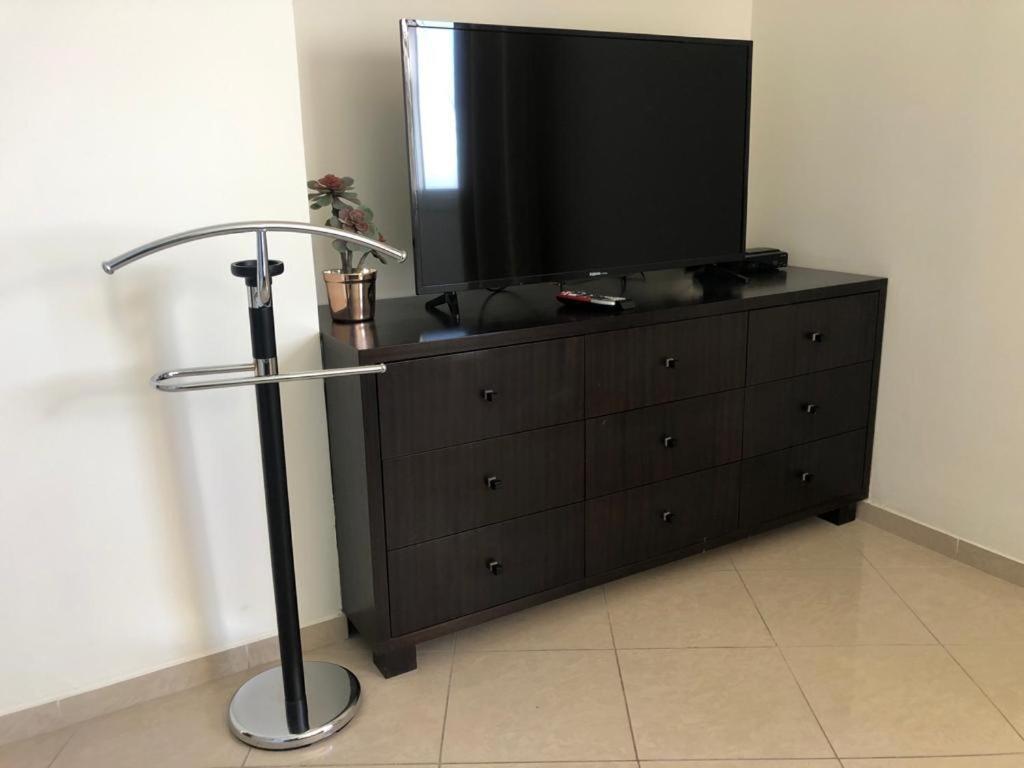 Sky Home Luxury Apartment With Sea View Bat Yam Exterior photo