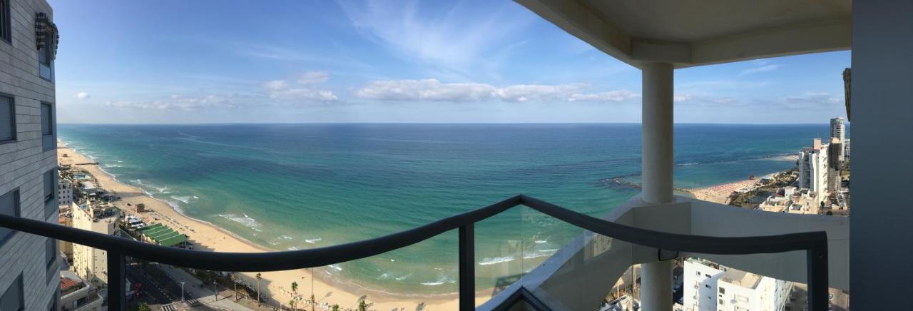 Sky Home Luxury Apartment With Sea View Bat Yam Exterior photo