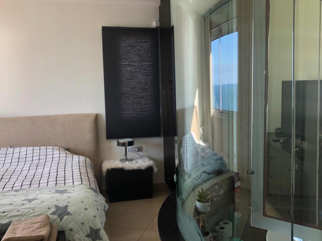Sky Home Luxury Apartment With Sea View Bat Yam Exterior photo